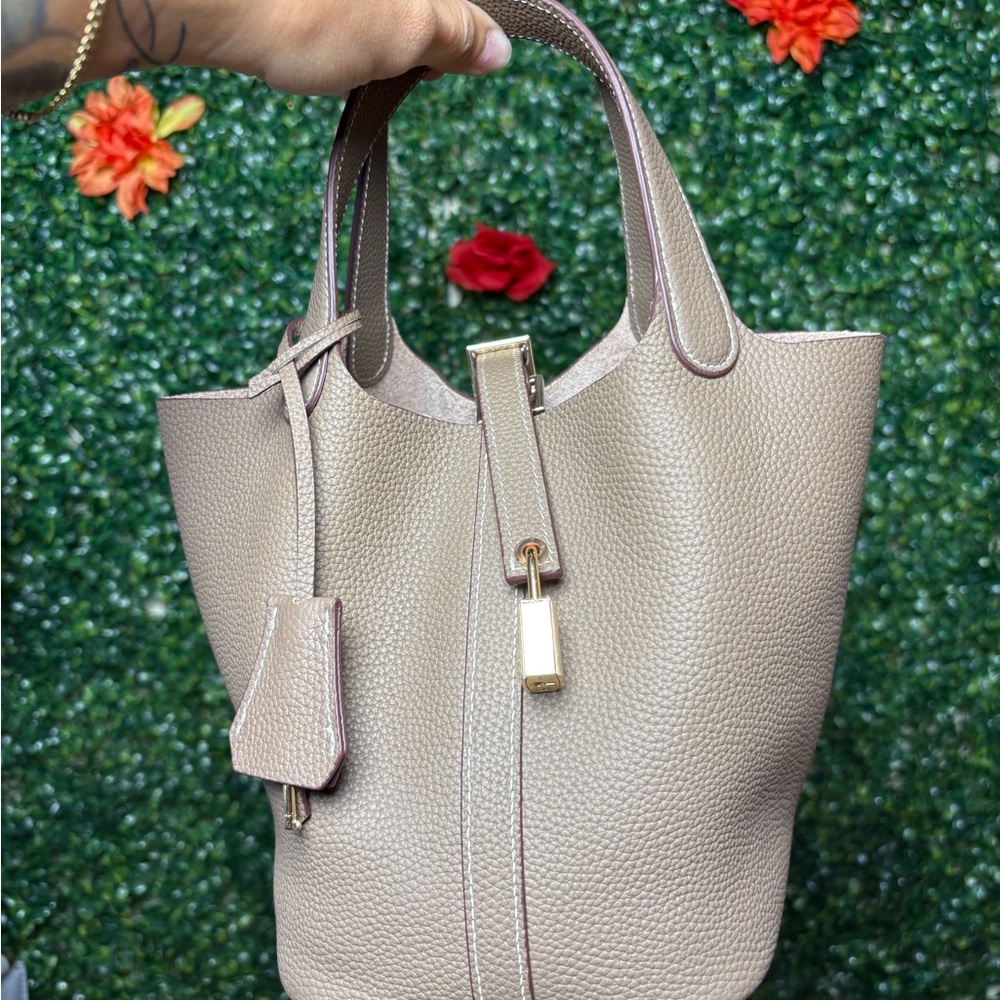 Elegant Taupe Cowhide Bucket Bag